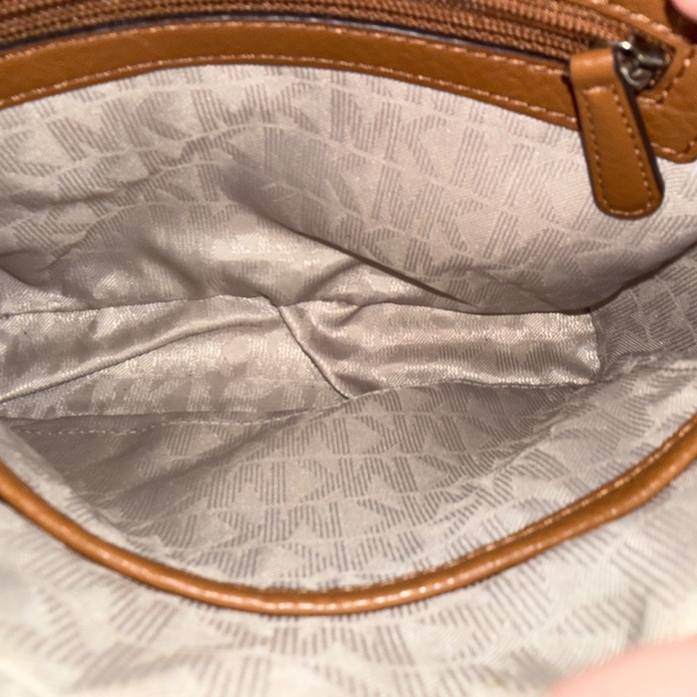 MICHAEL KORS BROWN CROSSBODY - Picture 6 of 9